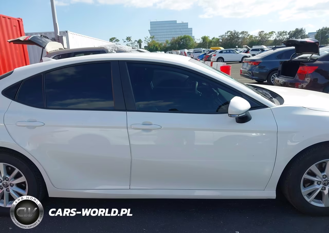 2025 Toyota Camry Le VIN:4T1DAACK5SU097818 - 14