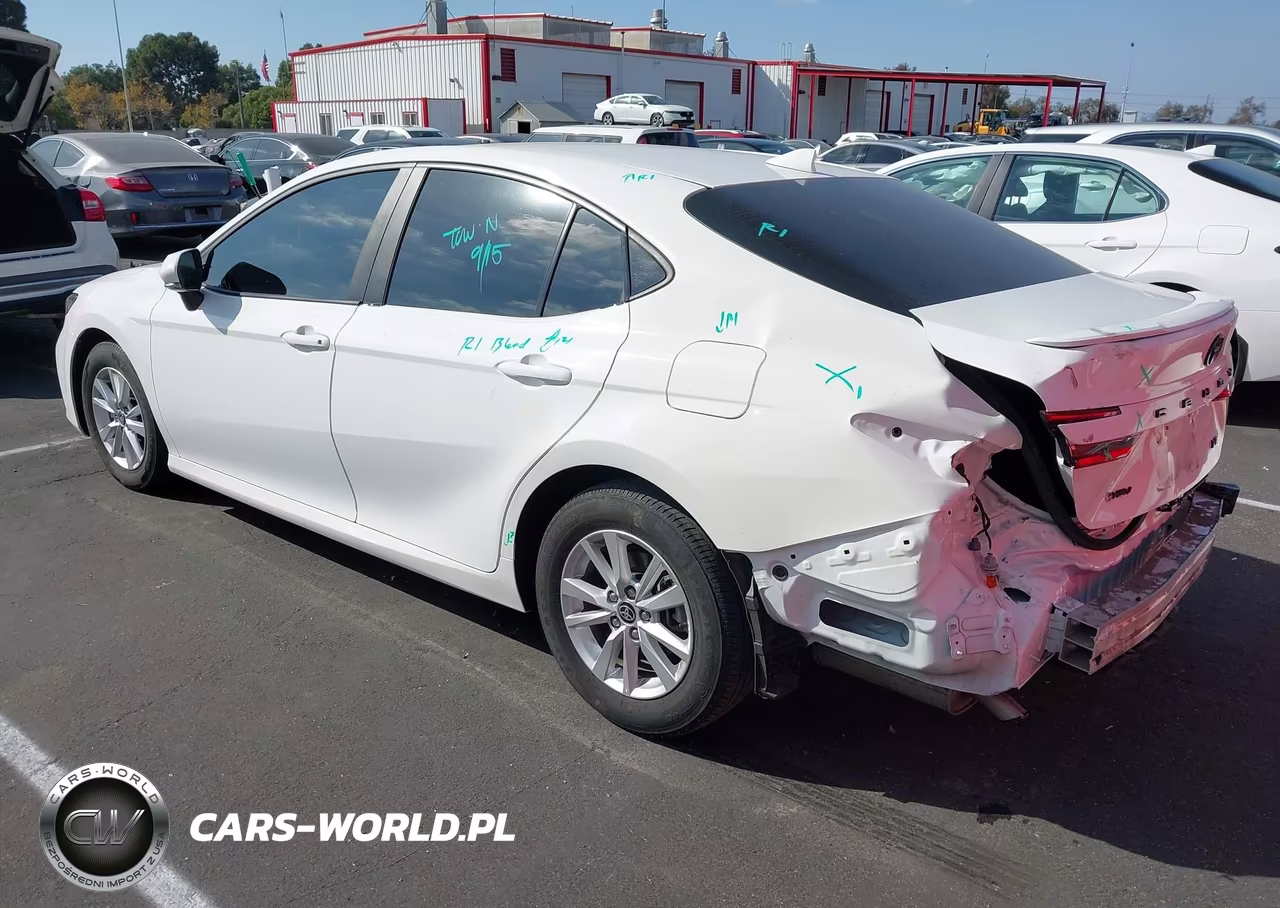 2025 Toyota Camry Le VIN:4T1DAACK5SU097818 - 3