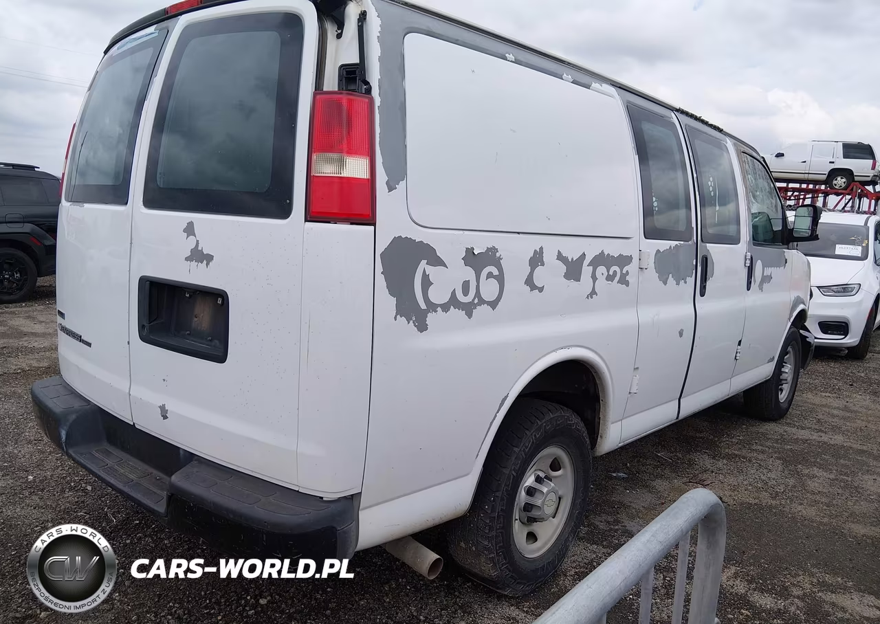 2012 Chevrolet Express 2500 Work Van VIN:1GCWGFBAXC1112706 - 4