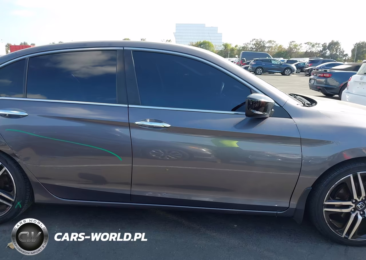 2015 Honda Accord Sport VIN:1HGCR2E57FA217116 - 13