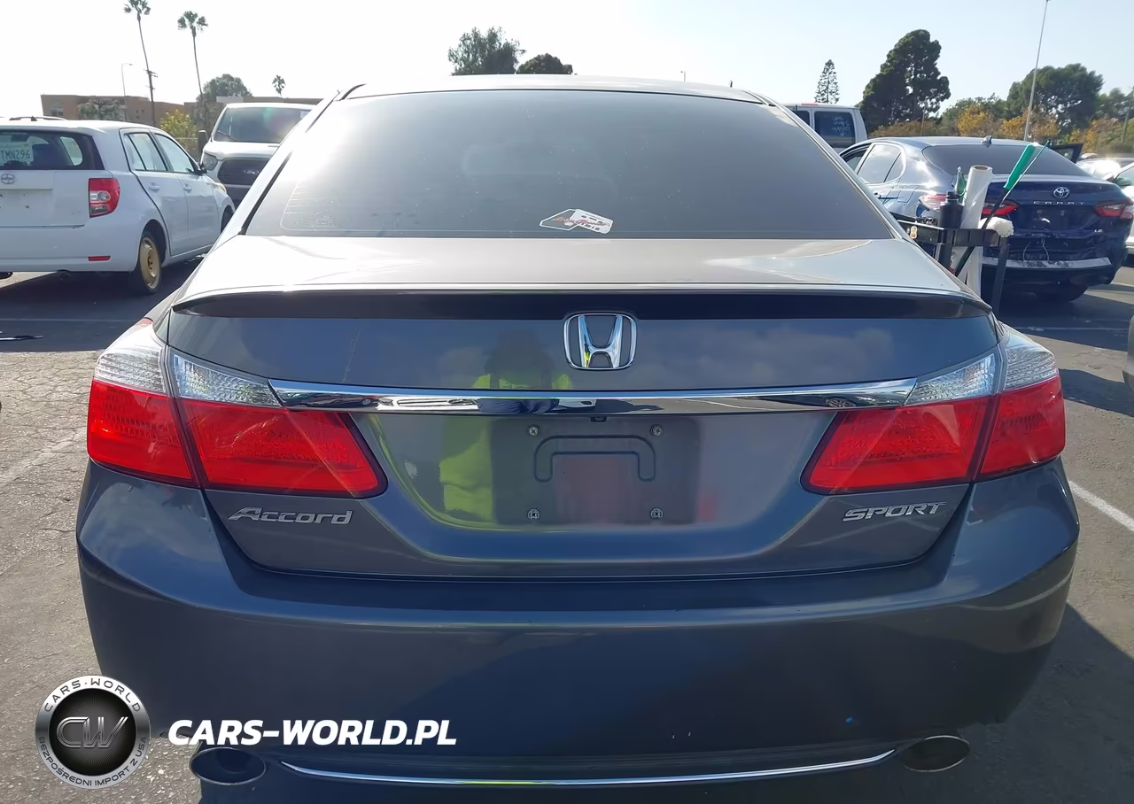 2015 Honda Accord Sport VIN:1HGCR2E57FA217116 - 16