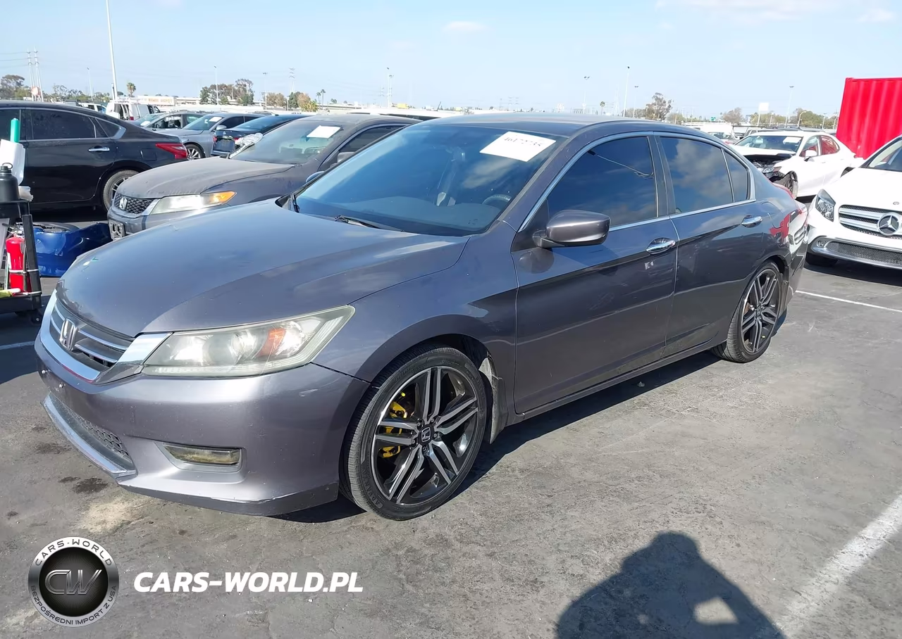 2015 Honda Accord Sport VIN:1HGCR2E57FA217116 - 2