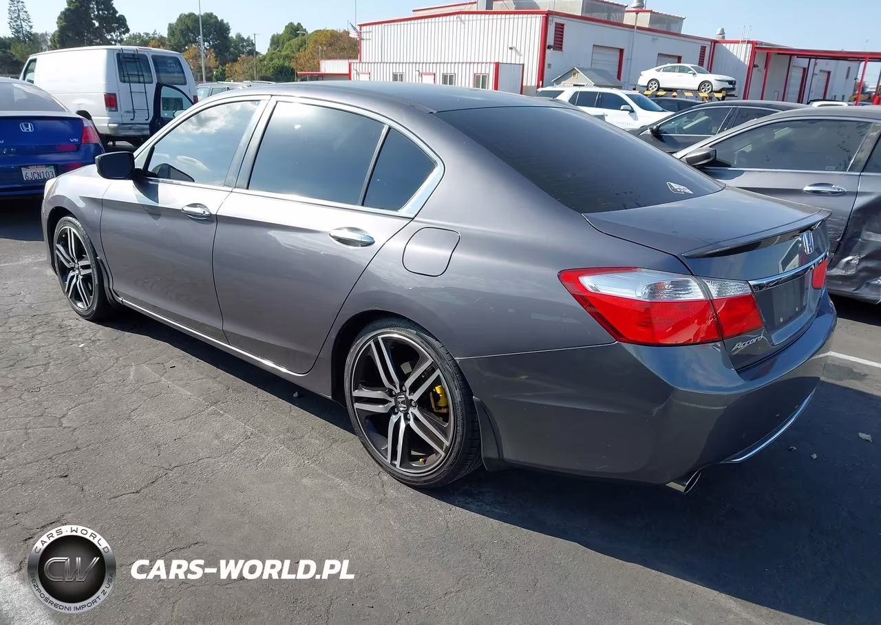 2015 Honda Accord Sport VIN:1HGCR2E57FA217116 - 3