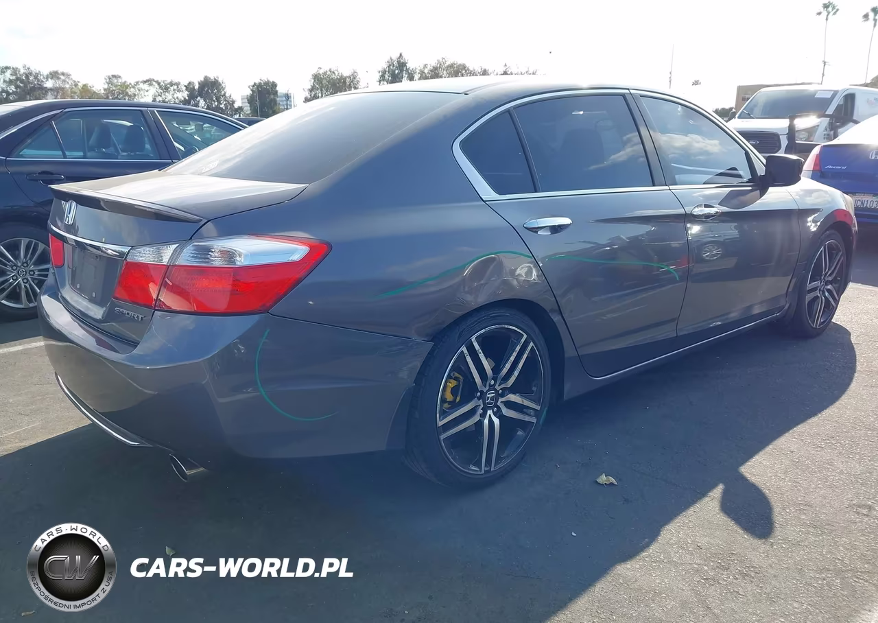2015 Honda Accord Sport VIN:1HGCR2E57FA217116 - 4