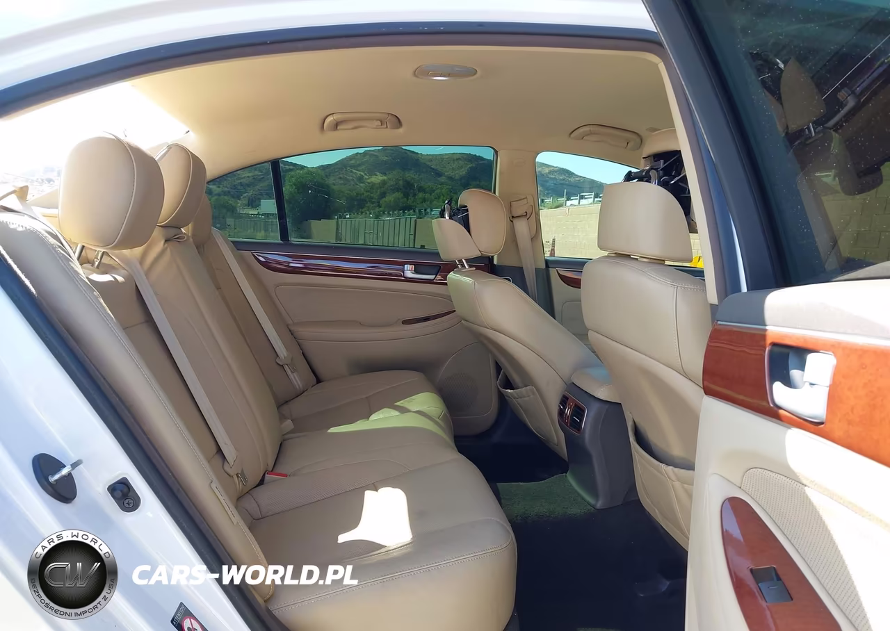 2014 Hyundai Genesis 3.8 VIN:KMHGC4DD7EU260773 - 8