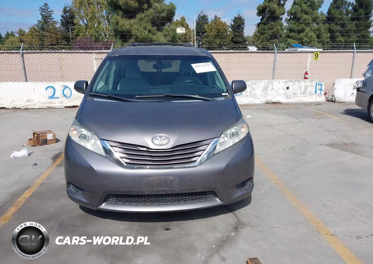 2015 Toyota Sienna Le 8 Passenger VIN:5TDKK3DC5FS641238 - 12