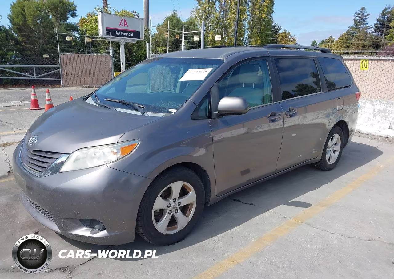 2015 Toyota Sienna Le 8 Passenger VIN:5TDKK3DC5FS641238 - 2