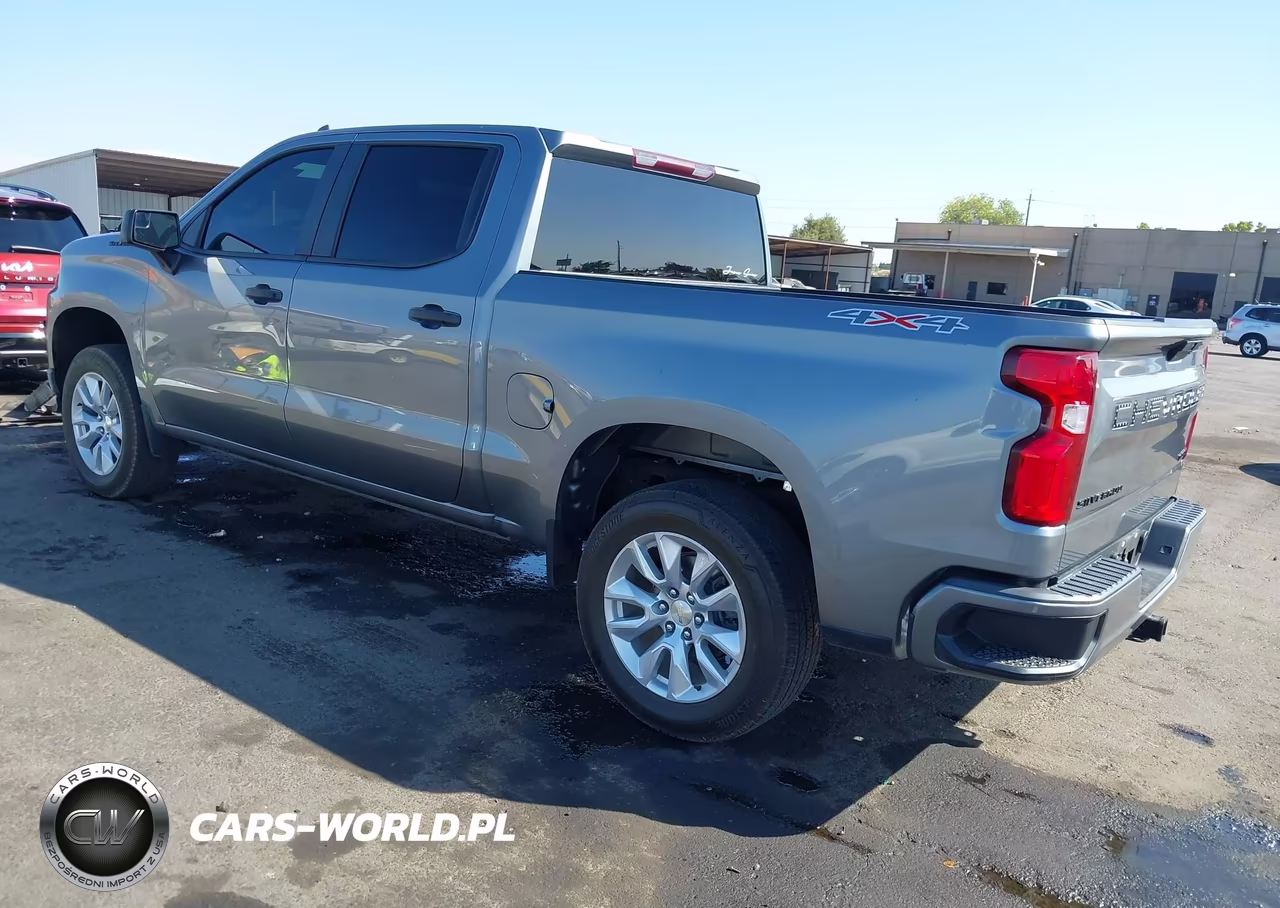 2021 Chevrolet Silverado 1500 4Wd Short Bed Custom VIN:3GCPYBEK8MG354380 - 3