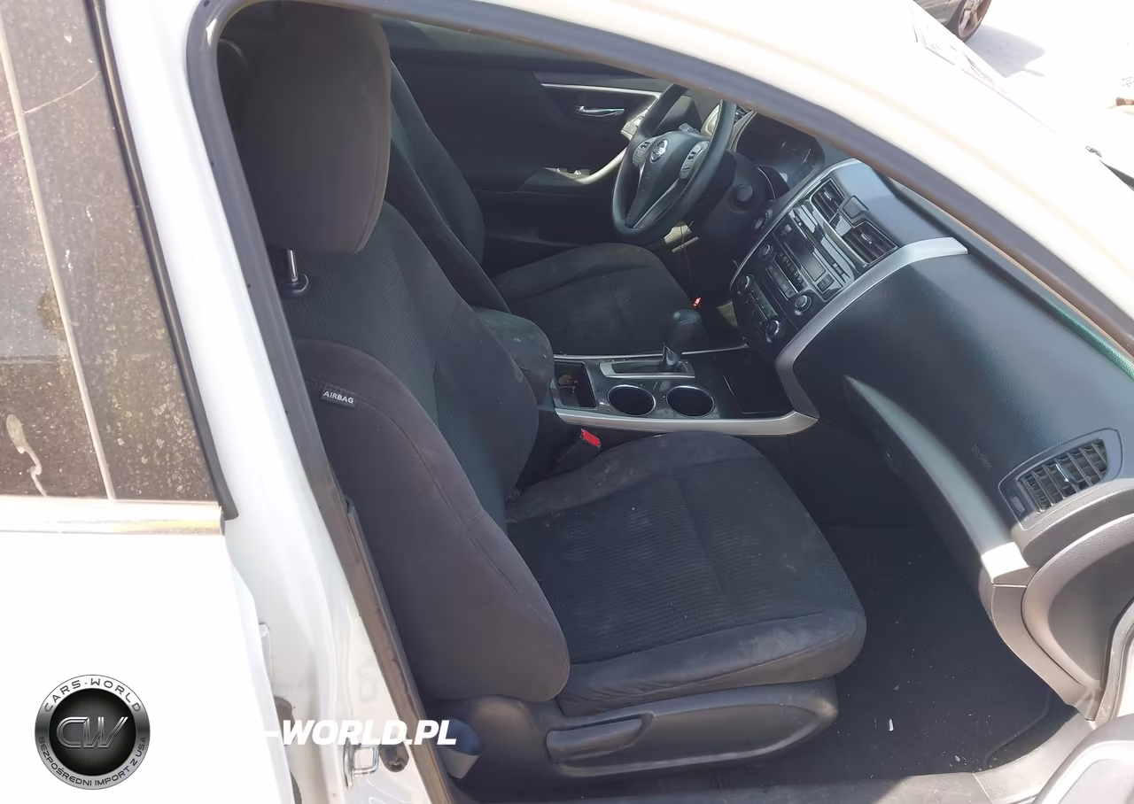2014 Nissan Altima 2.5 S VIN:1N4AL3AP3EN246923 - 5