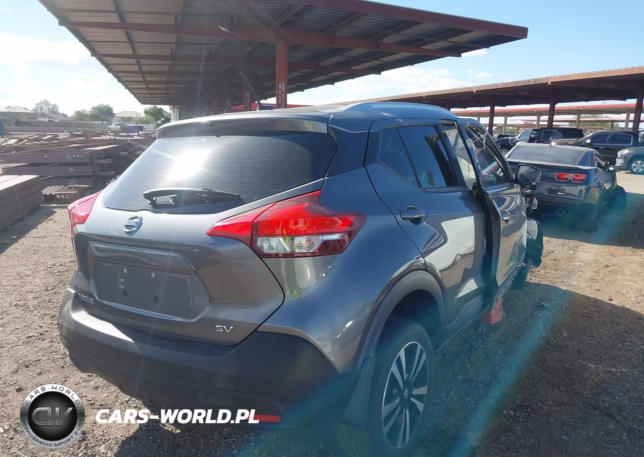 2018 Nissan Kicks Sv VIN:3N1CP5CU2JL515951 - 4
