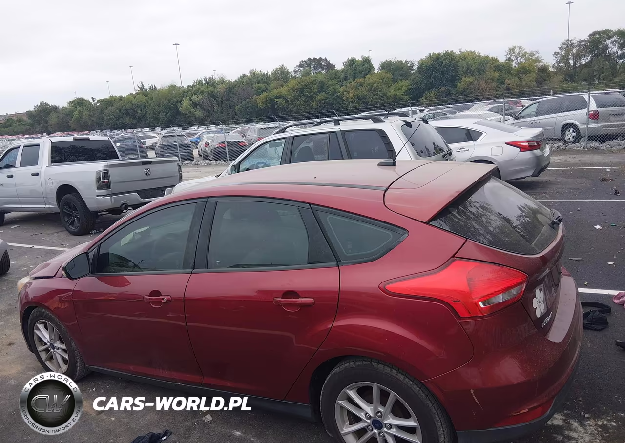 2015 Ford Focus Se VIN:1FADP3K20FL289195 - 14