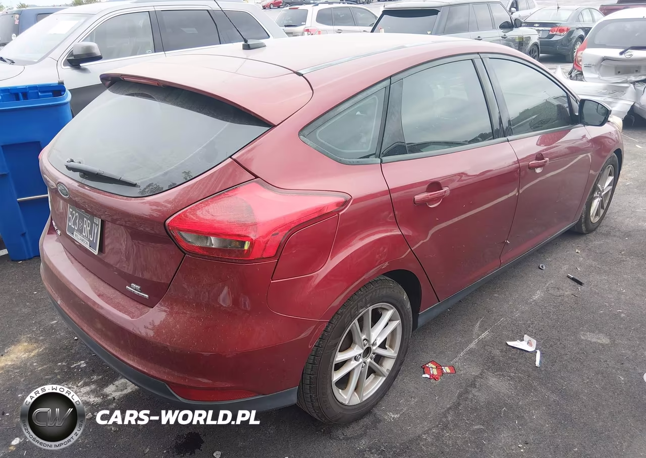 2015 Ford Focus Se VIN:1FADP3K20FL289195 - 4