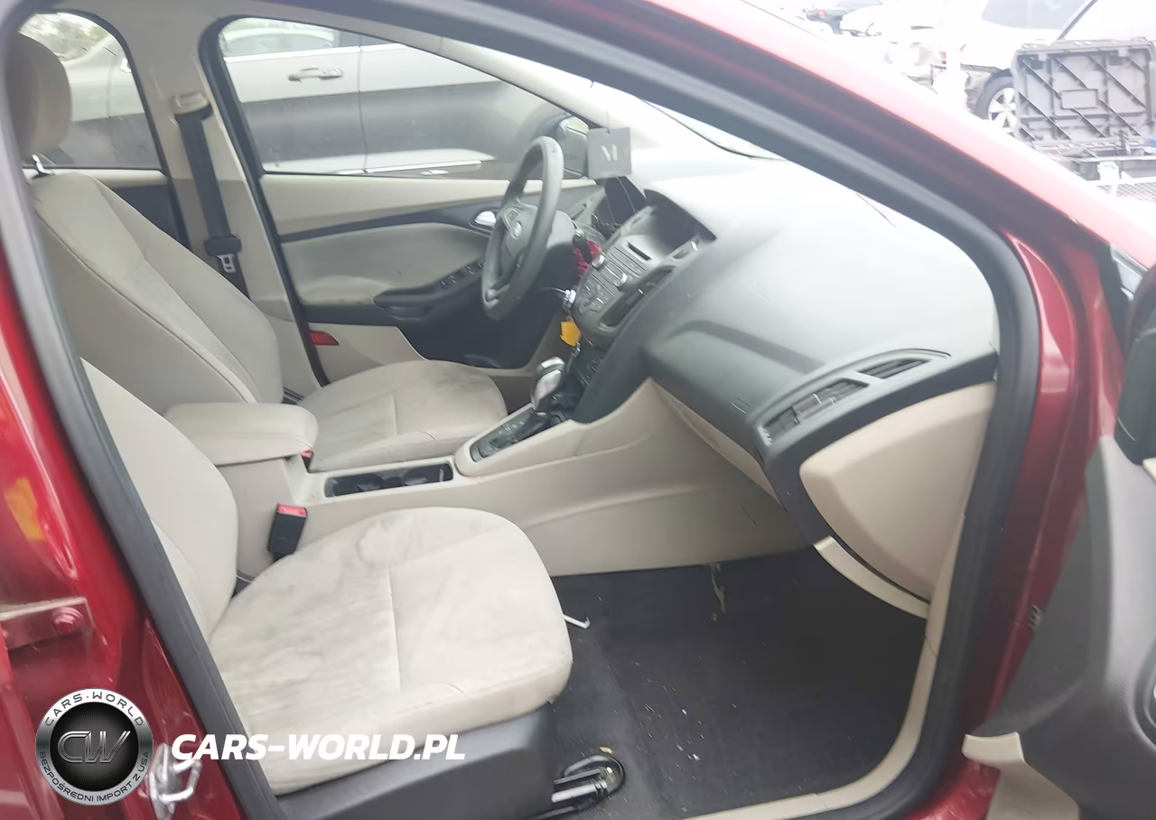 2015 Ford Focus Se VIN:1FADP3K20FL289195 - 5