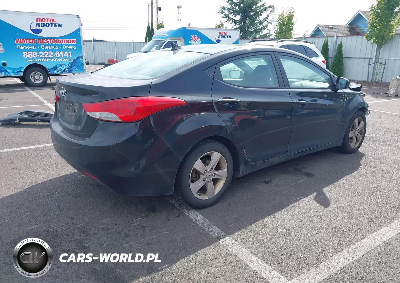 HYUNDAI ELANTRA GL VIN:KMHDH4AE5CU260219 - 4