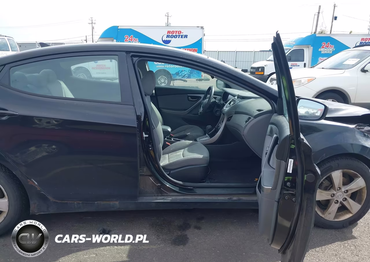 HYUNDAI ELANTRA GL VIN:KMHDH4AE5CU260219 - 5