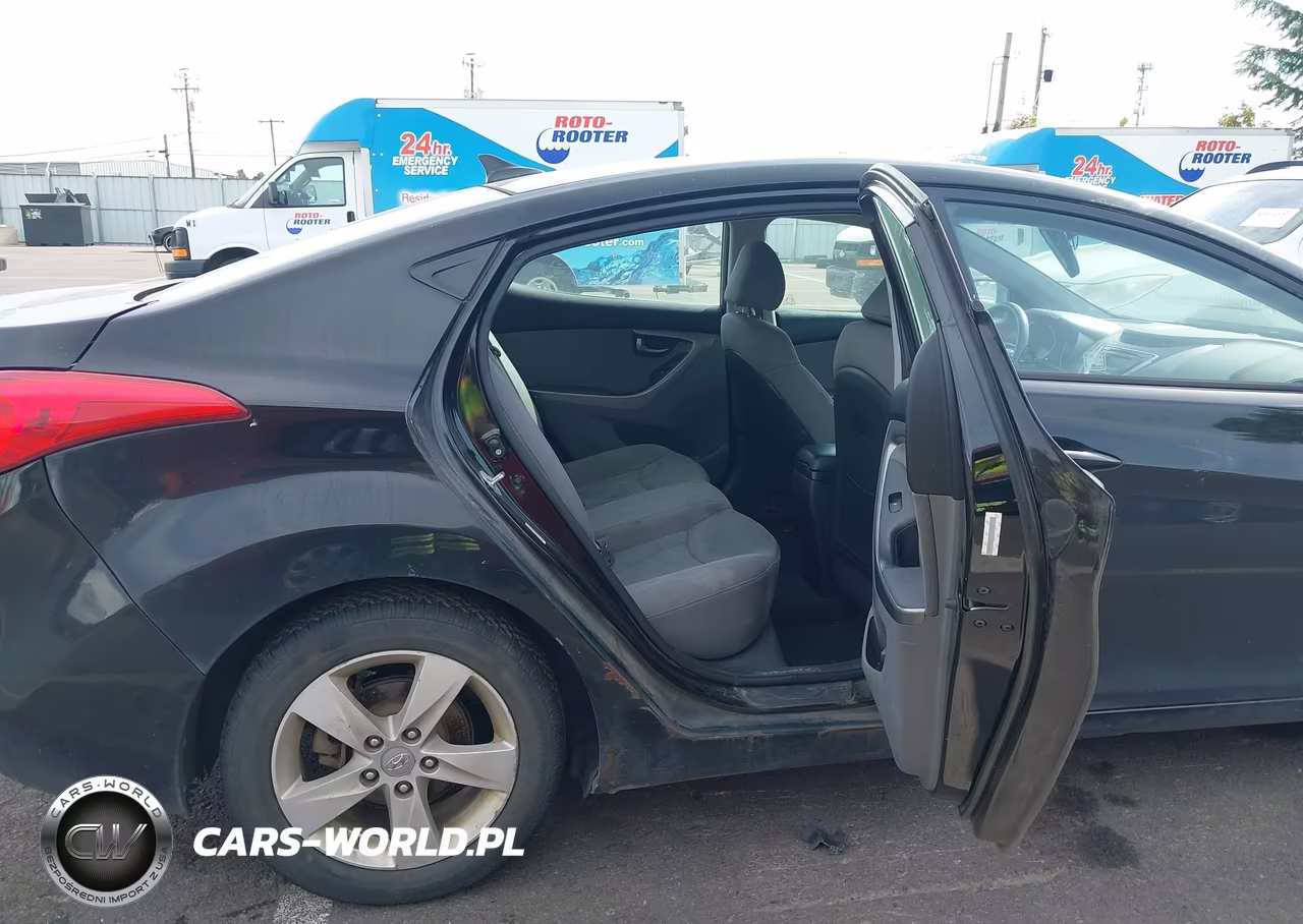 HYUNDAI ELANTRA GL VIN:KMHDH4AE5CU260219 - 8