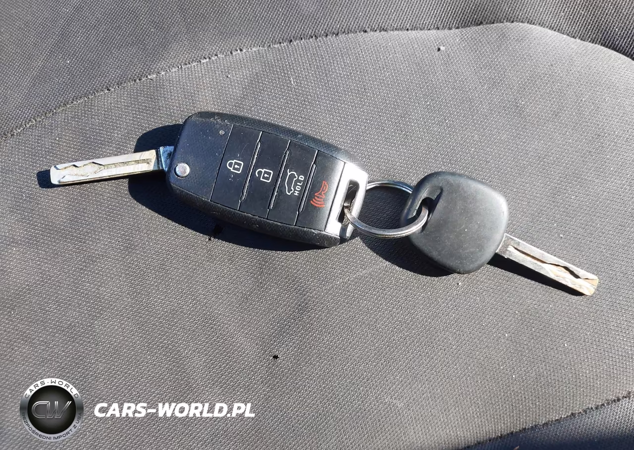 2015 Kia Soul VIN:KNDJN2A20F7805594 - 11