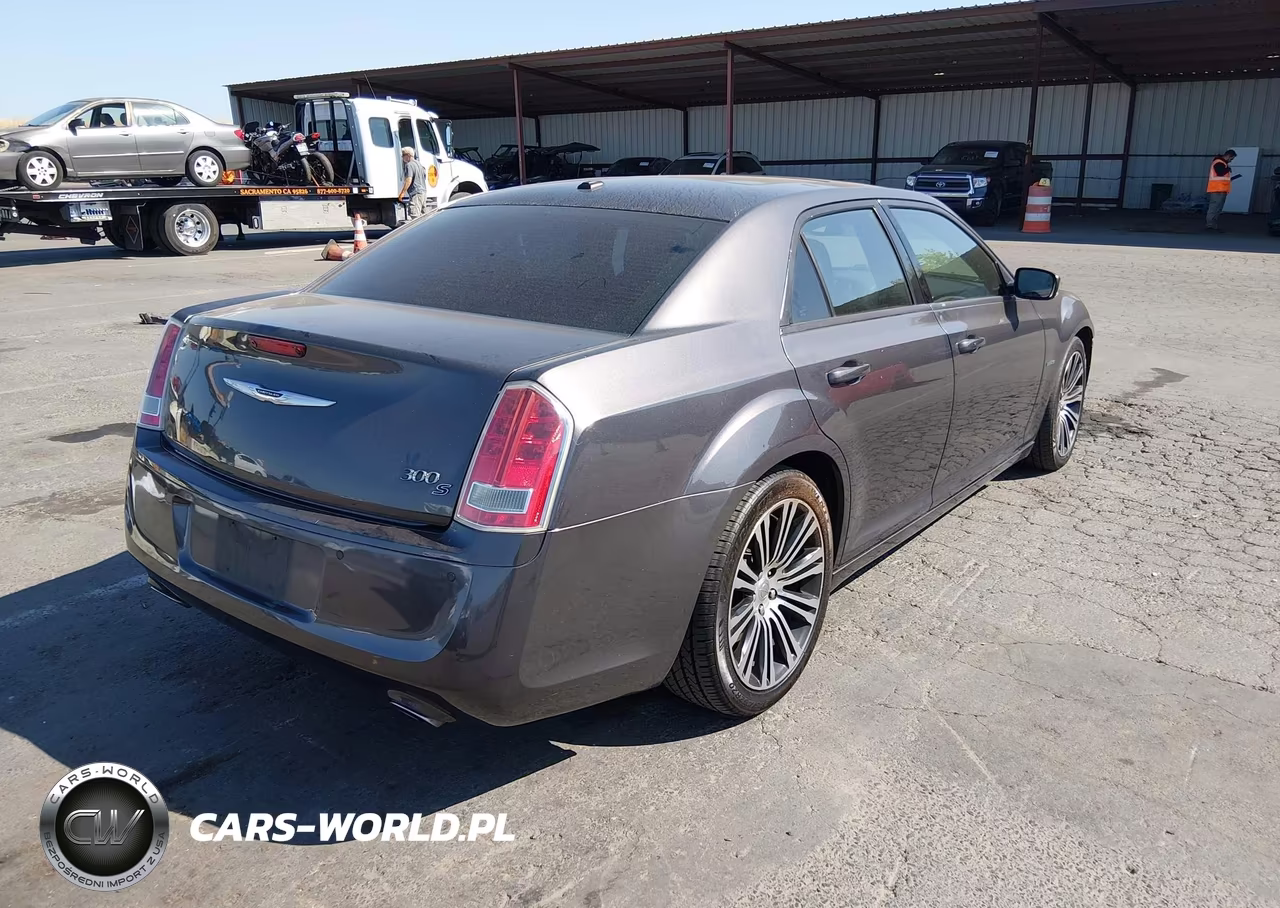 2014 Chrysler 300 300S VIN:2C3CCABTXEH121563 - 4