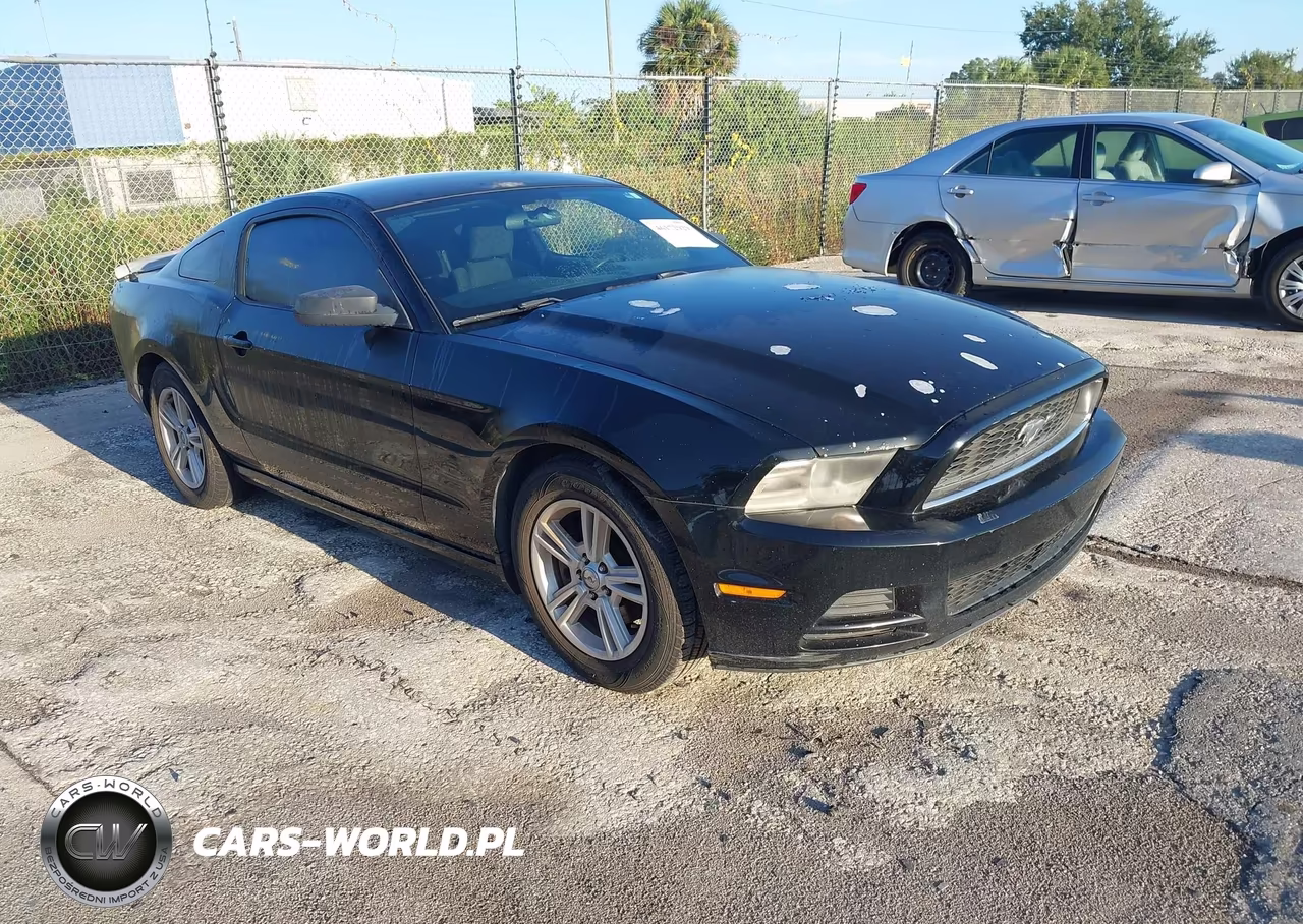 2013 Ford Mustang V6 – zdjęcie 1 z 16