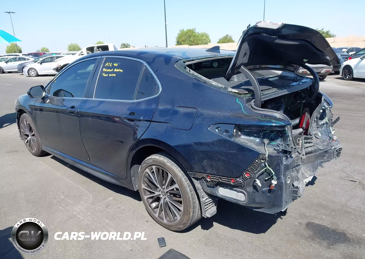 2020 Toyota Camry Se VIN:4T1G11AK5LU960201 - 3