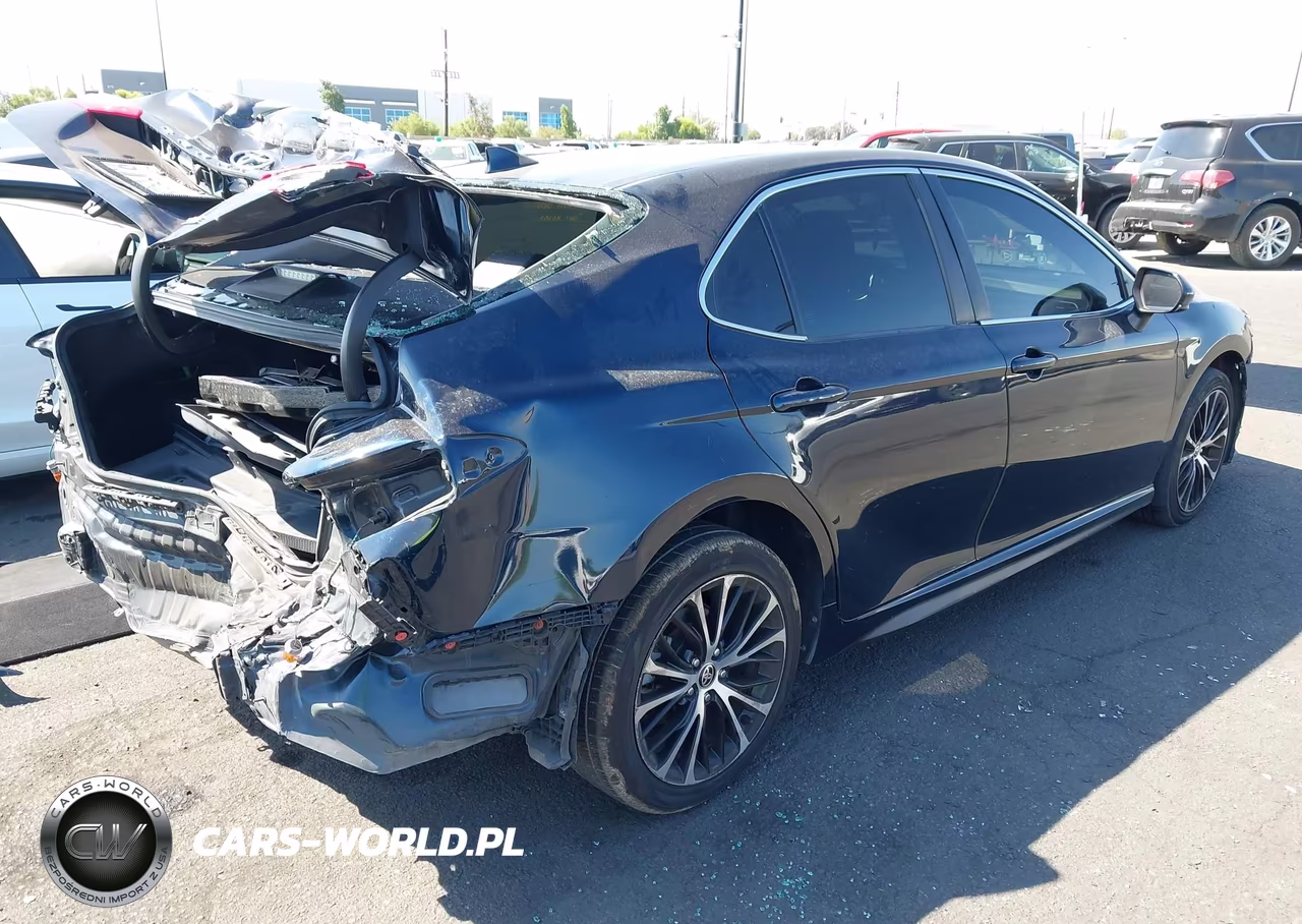 2020 Toyota Camry Se VIN:4T1G11AK5LU960201 - 4
