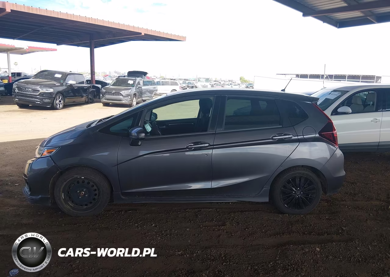 2018 Honda Fit Sport VIN:3HGGK5H69JM729760 - 14