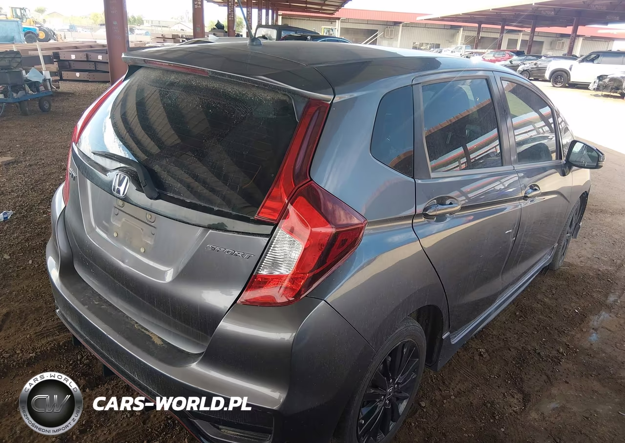 2018 Honda Fit Sport VIN:3HGGK5H69JM729760 - 4