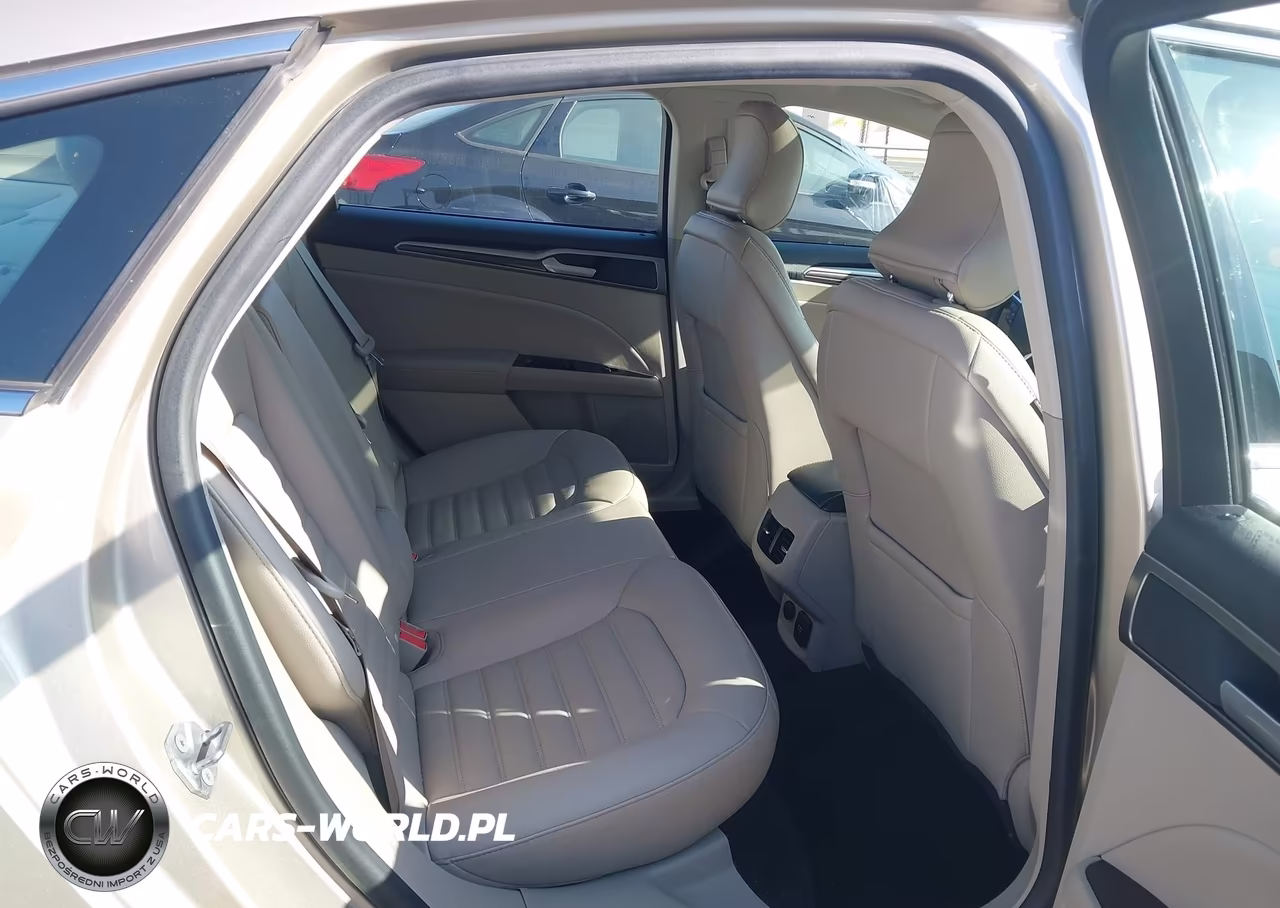 2018 Ford Fusion Energi Se Luxury VIN:3FA6P0PU3JR111390 - 8