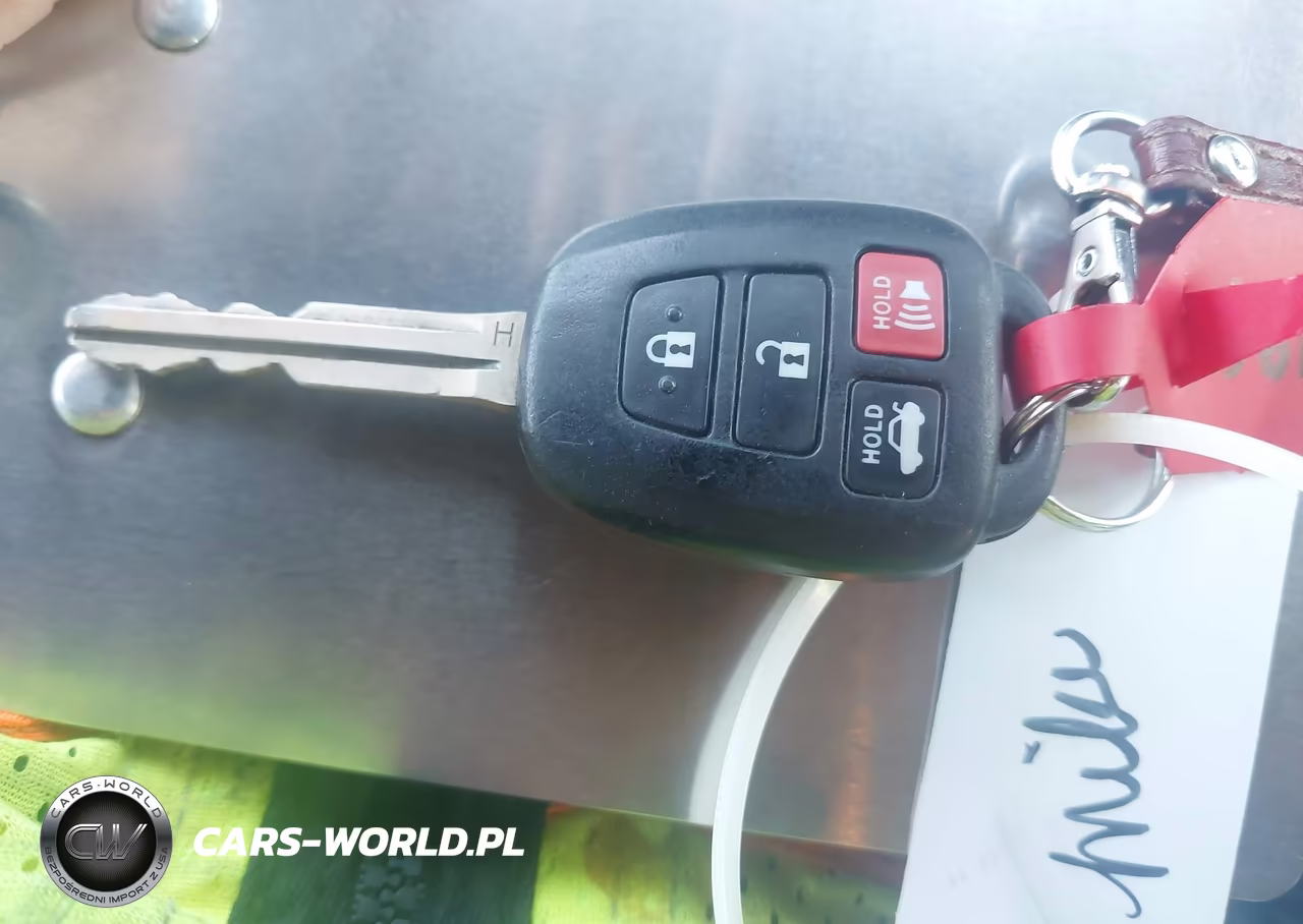 2019 Toyota Corolla Le VIN:5YFBURHE0KP860846 - 11