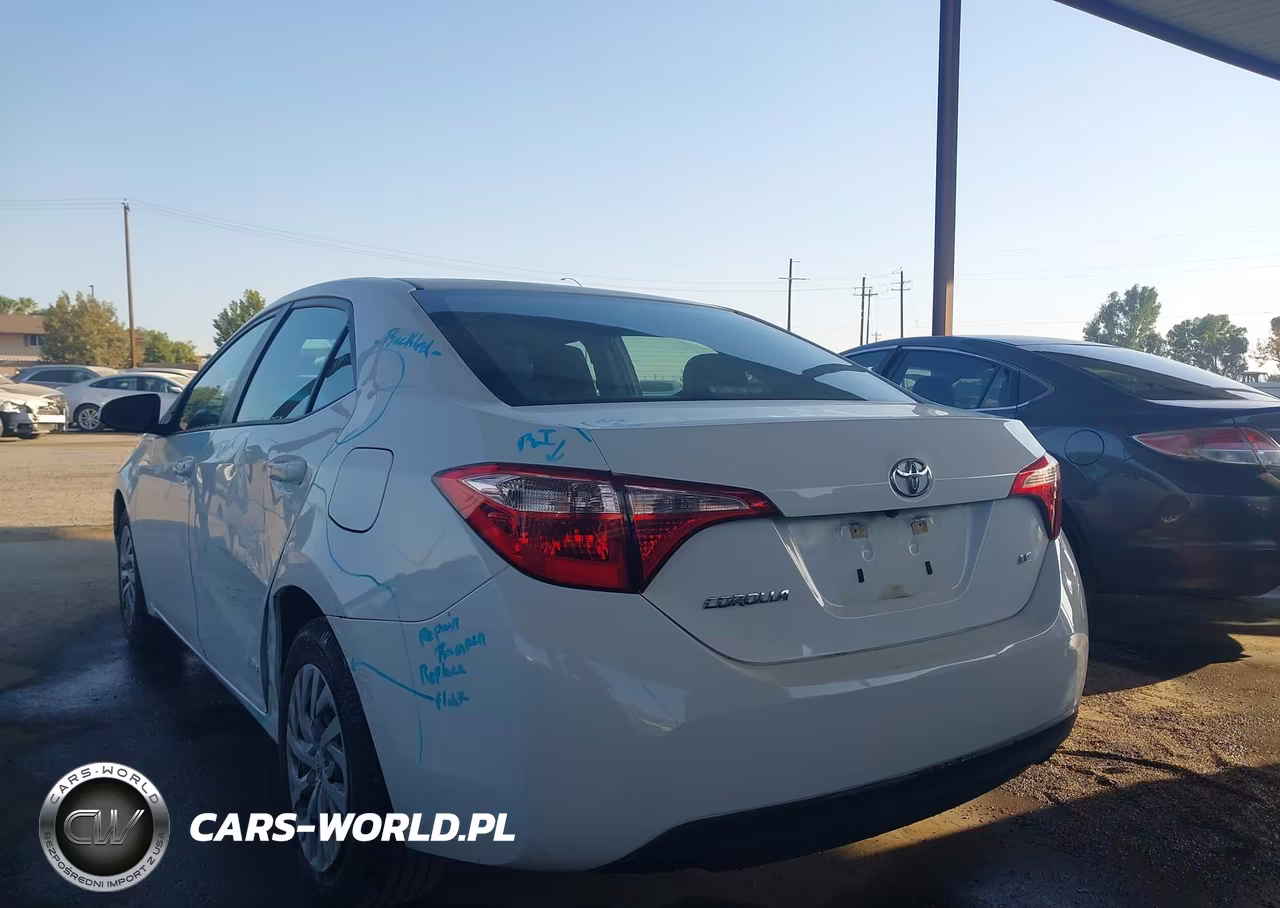 2019 Toyota Corolla Le VIN:5YFBURHE0KP860846 - 3