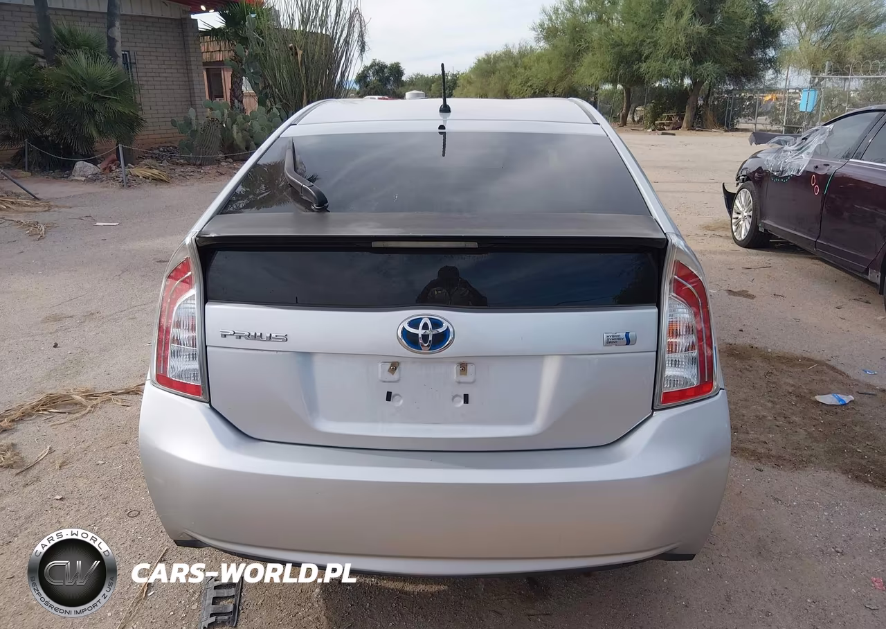 2014 Toyota Prius Two VIN:JTDKN3DU0E0358019 - 16