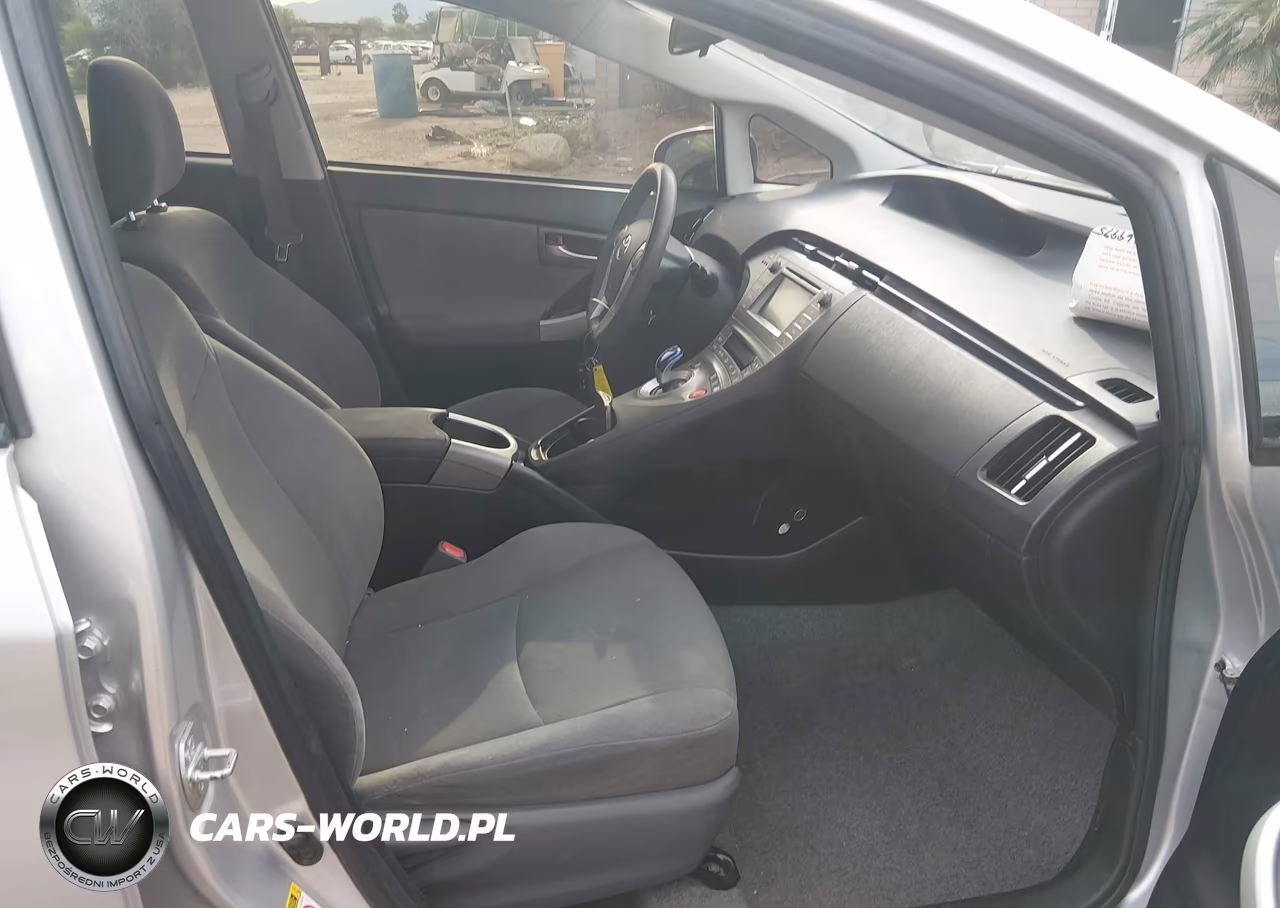 2014 Toyota Prius Two VIN:JTDKN3DU0E0358019 - 5