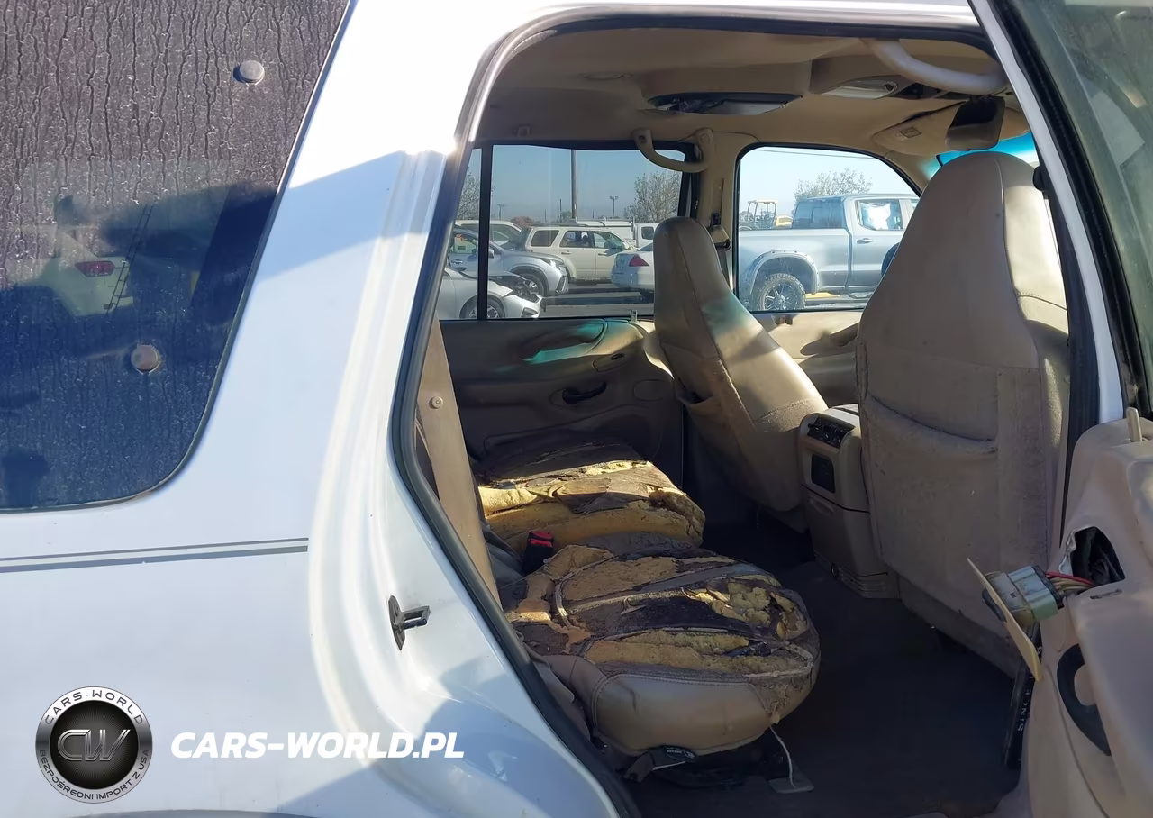 2002 Ford Expedition Eddie Bauer VIN:1FMFU18L12LA87505 - 8