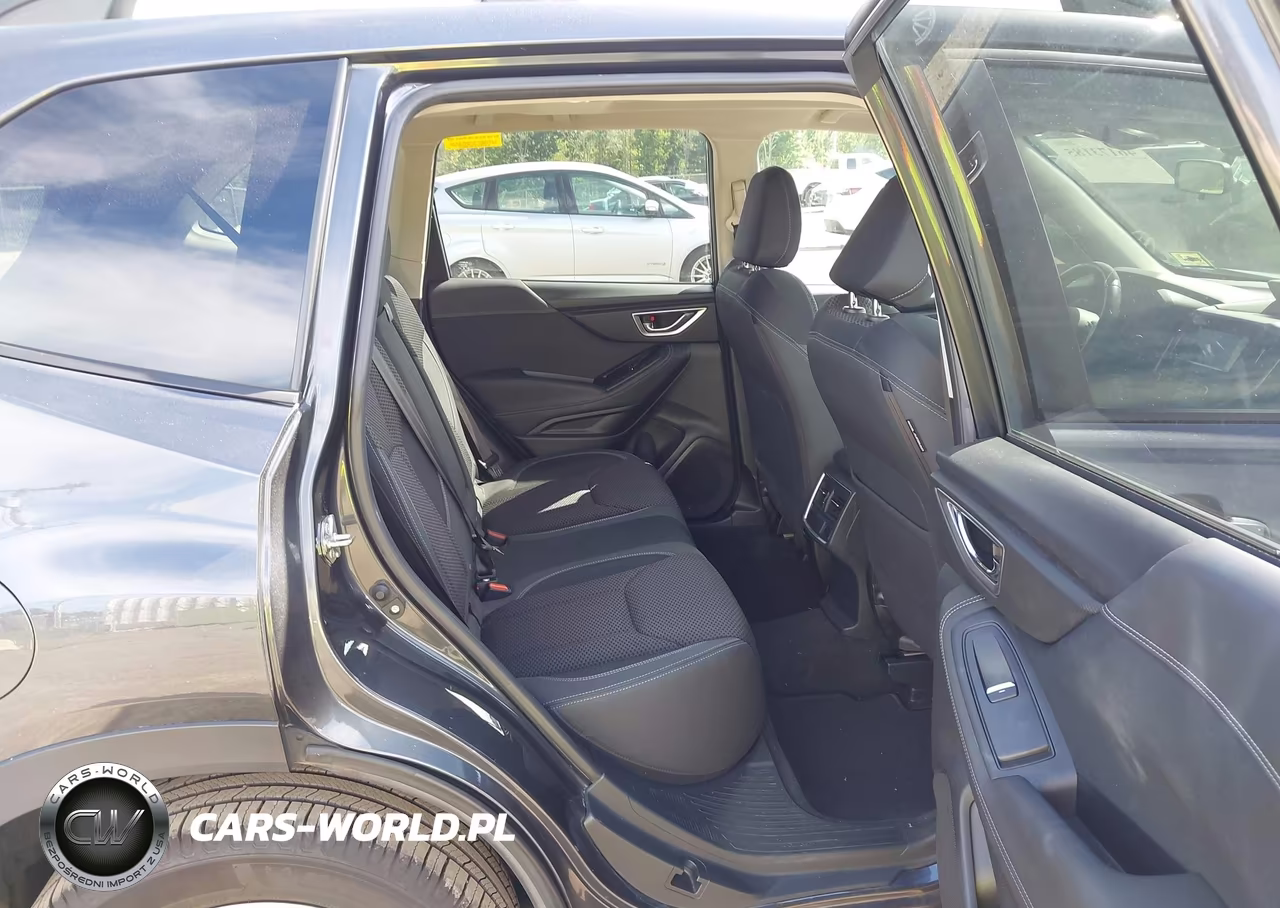 2019 Subaru Forester Premium VIN:JF2SKAEC8KH545865 - 8