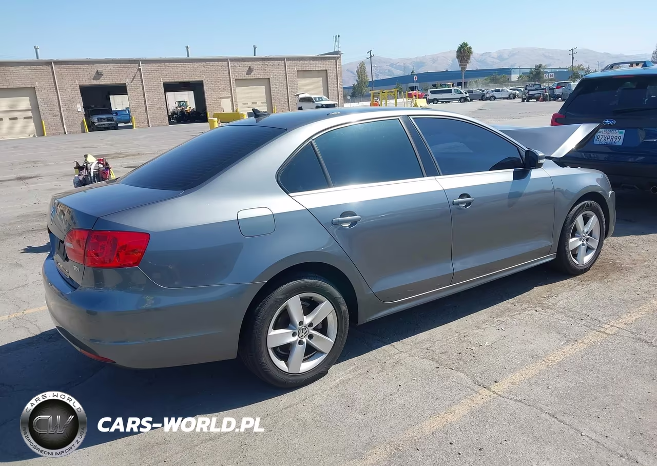2014 Volkswagen Jetta 2.0L Tdi VIN:3VWLL7AJ5EM371273 - 4