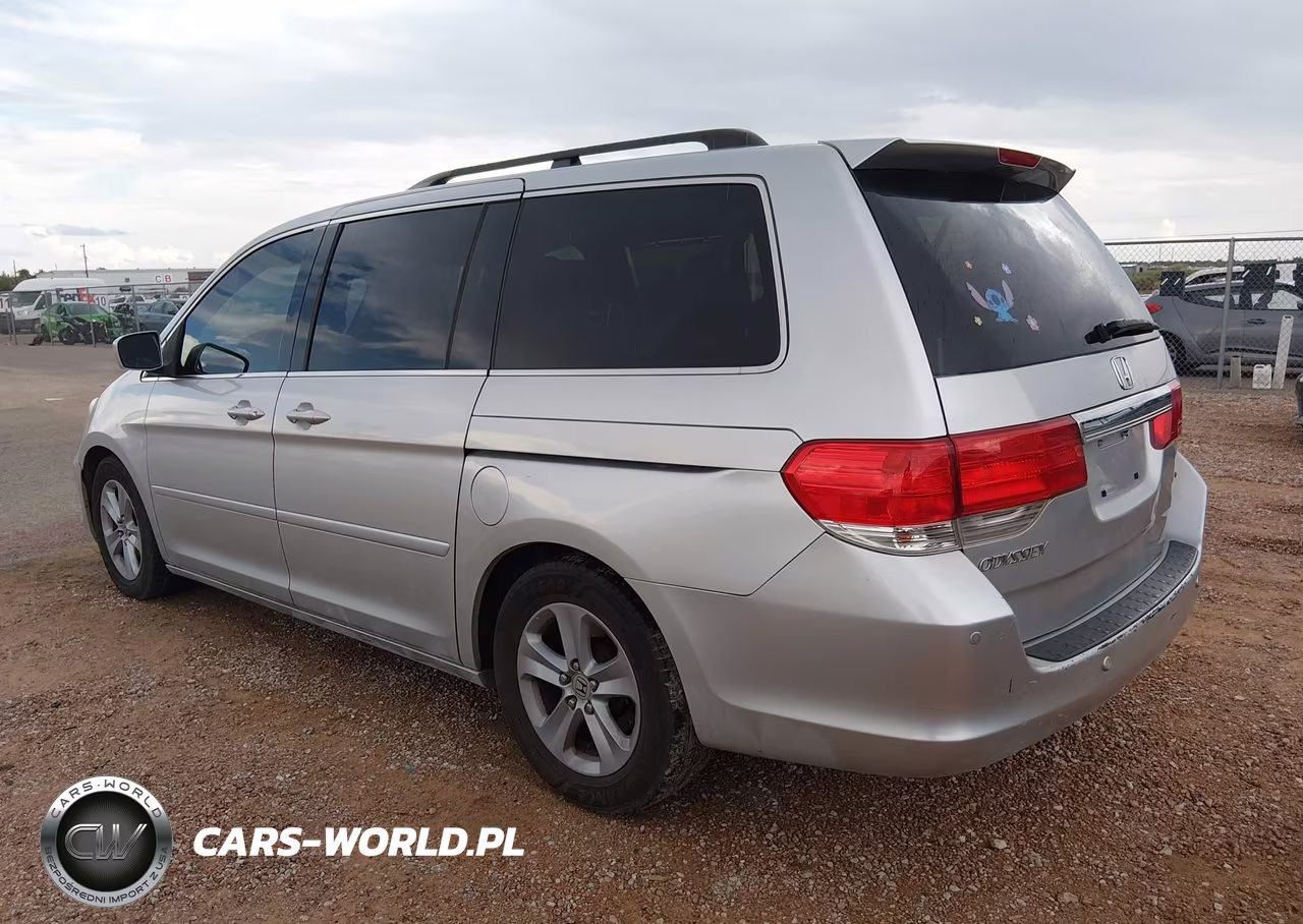 2010 Honda Odyssey Touring VIN:5FNRL3H96AB113473 - 14