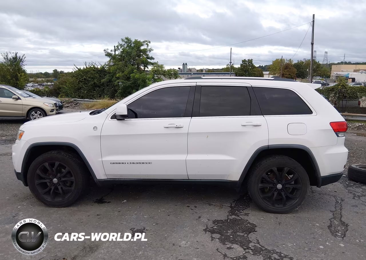 2014 Jeep Grand Cherokee Laredo VIN:1C4RJFAGXEC372096 - 14