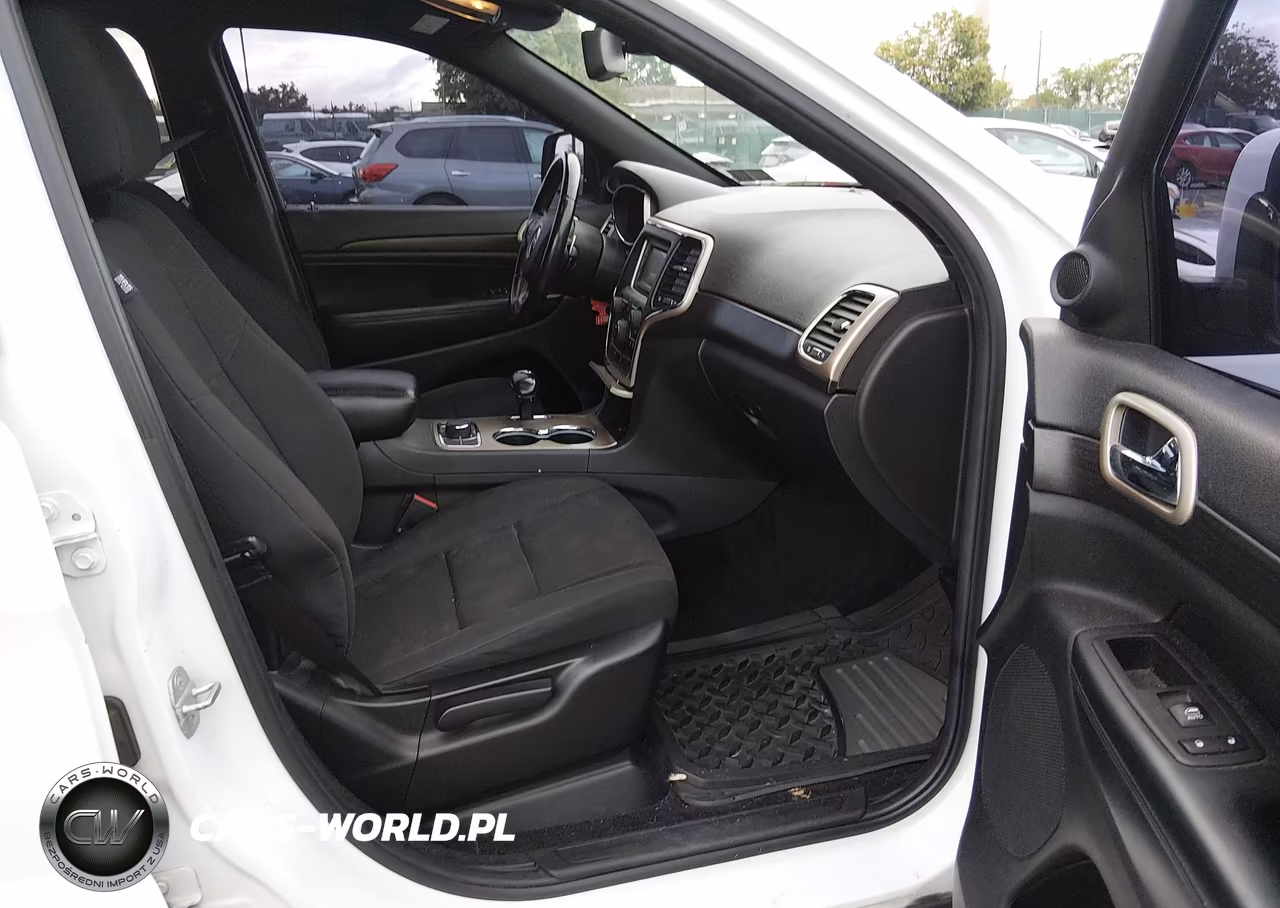 2014 Jeep Grand Cherokee Laredo VIN:1C4RJFAGXEC372096 - 5