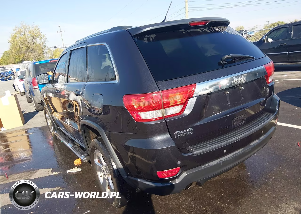 2012 Jeep Grand Cherokee Laredo VIN:1C4RJFATXCC246962 - 3