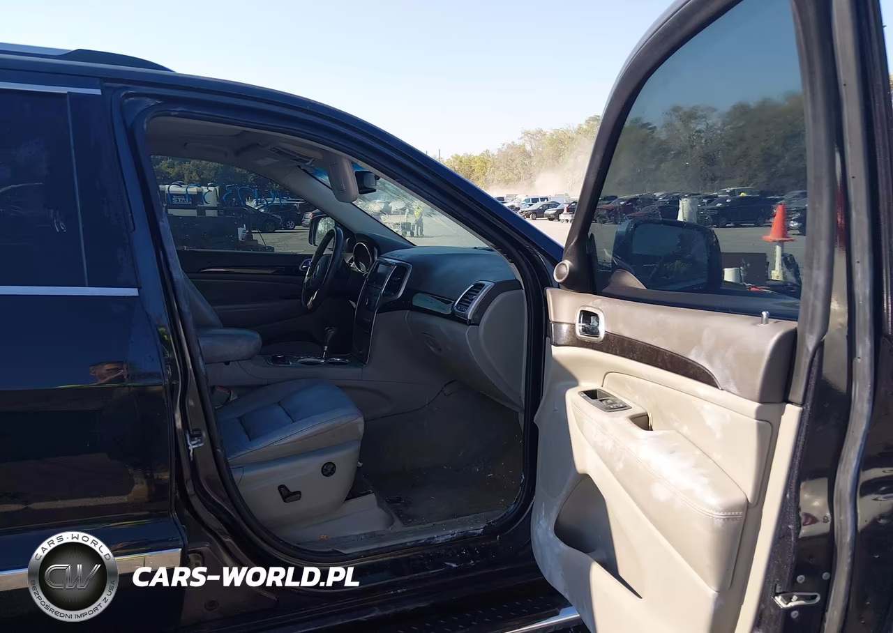 2012 Jeep Grand Cherokee Laredo VIN:1C4RJFATXCC246962 - 5