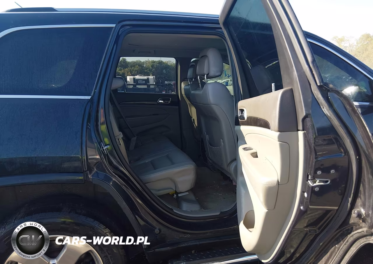 2012 Jeep Grand Cherokee Laredo VIN:1C4RJFATXCC246962 - 8