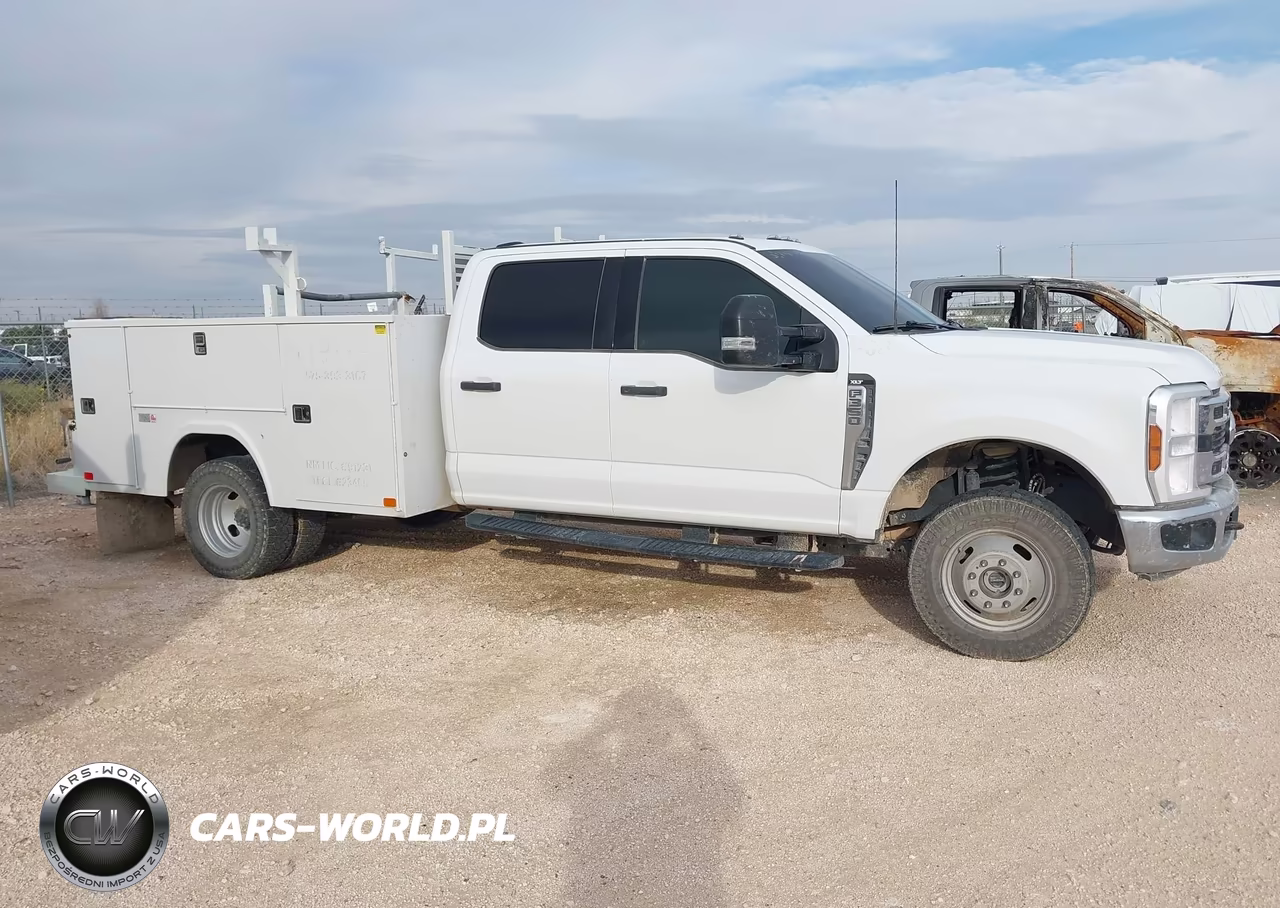 2025 Ford F-350 Chassis Xlt VIN:1FD8W3HN1SEC09087 - 13
