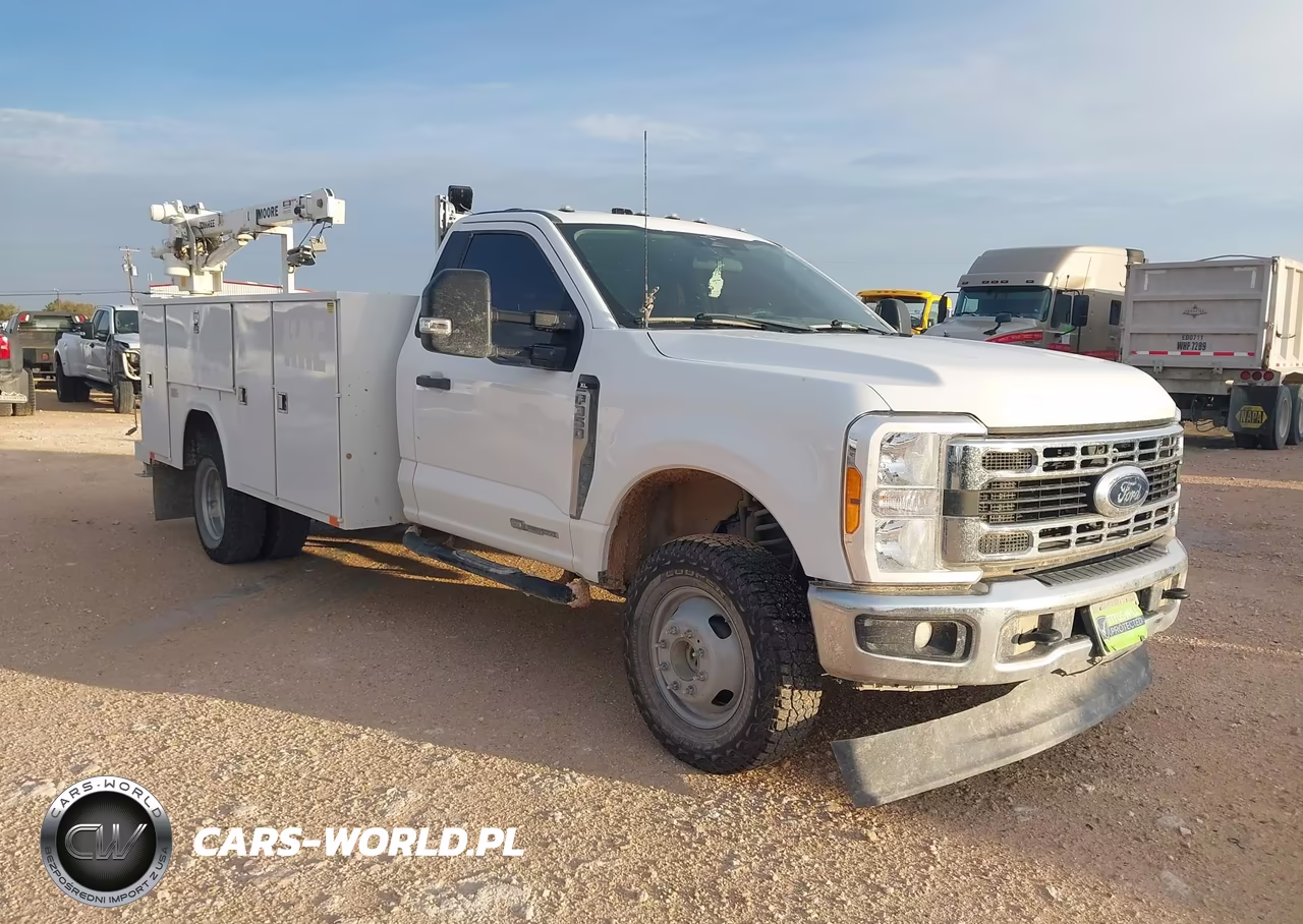 2023 Ford F-350 Chassis Xl