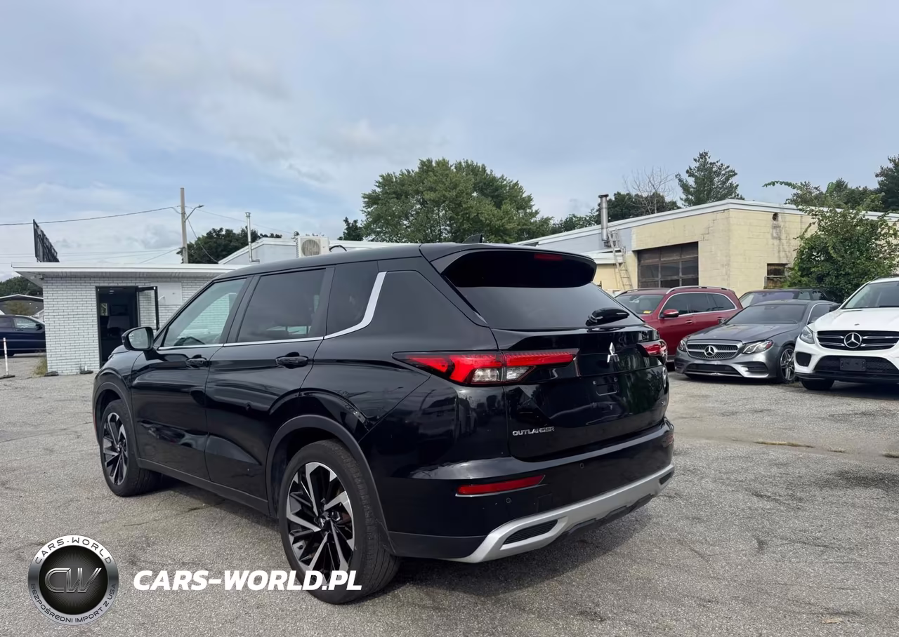 2023 Mitsubishi Outlander Se VIN:JA4J3UA87PZ016784 - 3