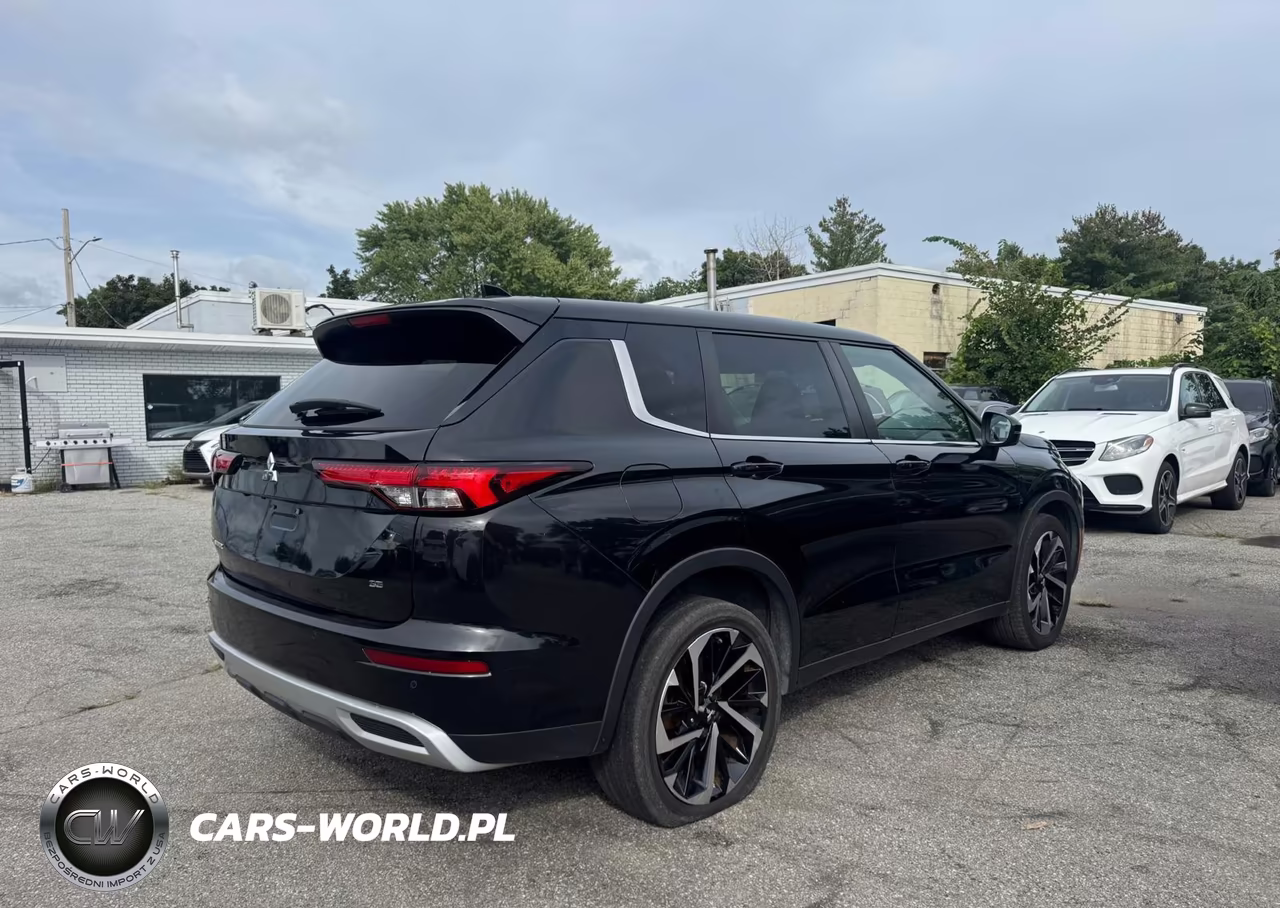 2023 Mitsubishi Outlander Se VIN:JA4J3UA87PZ016784 - 4