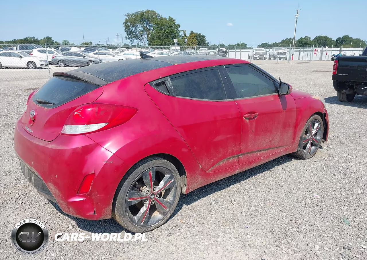 2016 Hyundai Veloster VIN:KMHTC6AD2GU279068 - 4