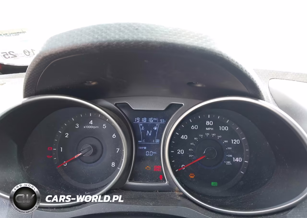 2016 Hyundai Veloster VIN:KMHTC6AD2GU279068 - 7