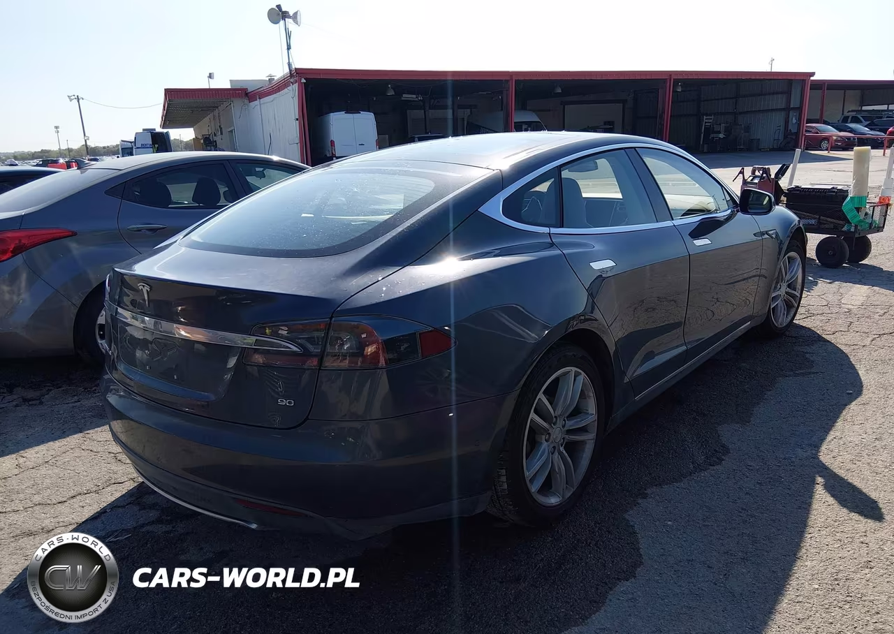 2015 Tesla Model S 60-70-85 VIN:5YJSA1H11FF083473 - 4