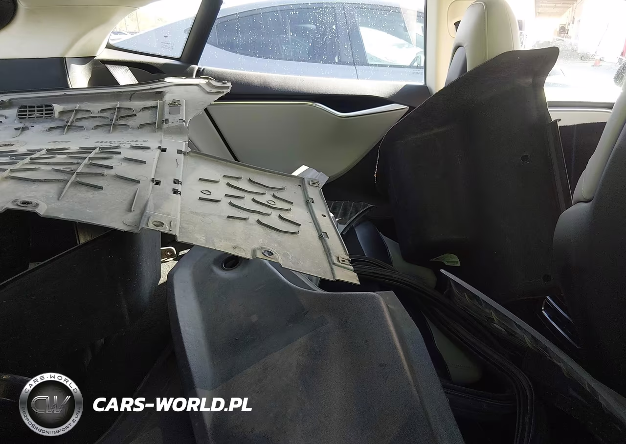 2015 Tesla Model S 60-70-85 VIN:5YJSA1H11FF083473 - 8