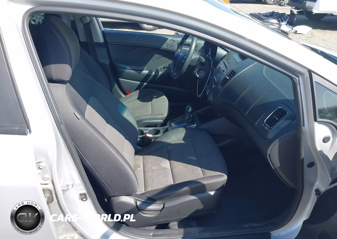 2018 Kia Forte Lx VIN:3KPFL4A70JE166466 - 5